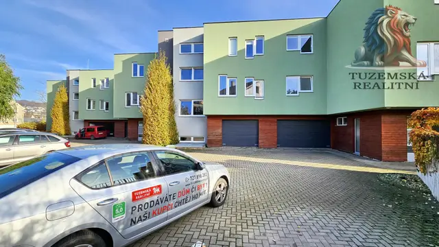 Prostorný byt 4+kk o 99m2 s 2WC, garážovým stáním, terasou 30m2 s výhledem na Šternberk. — fotografie 2