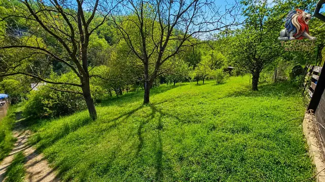 Zahrada v Brně, kde byt končí a víkend začíná. Zahrada 415 m2 v Brně v Bystrci. — fotografie 3