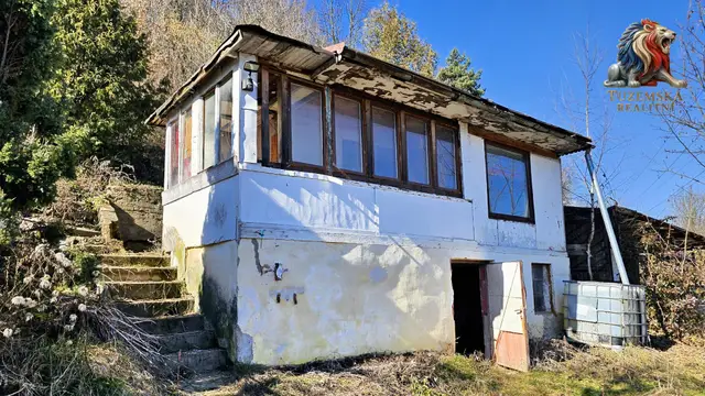 Chata pod Křížovým vrchem, která čeká na nový život v Moravské Třebové . — fotografie 4