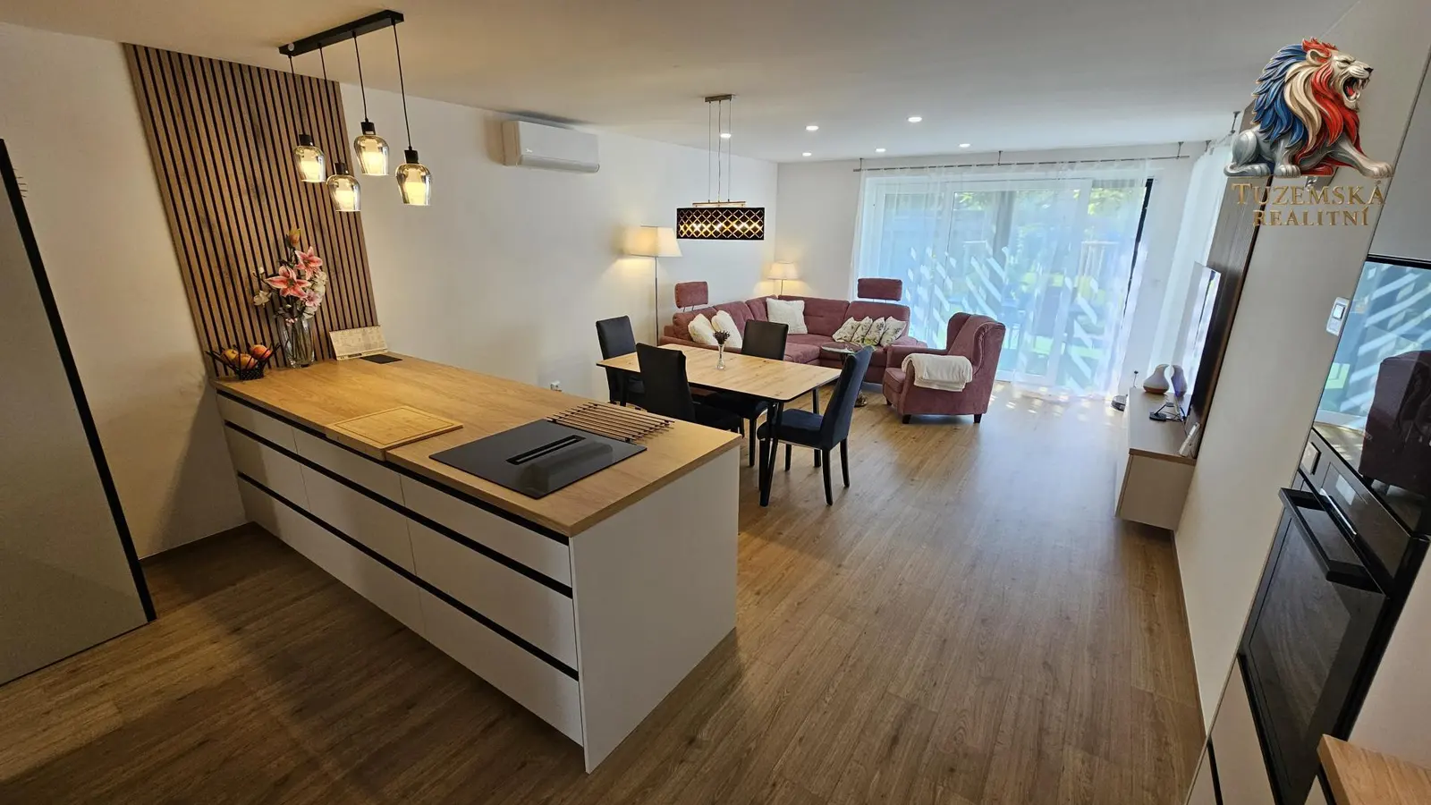 Vymazlená novostavba rodinného domu 4+kk v Bedihošti u Prostějova.
