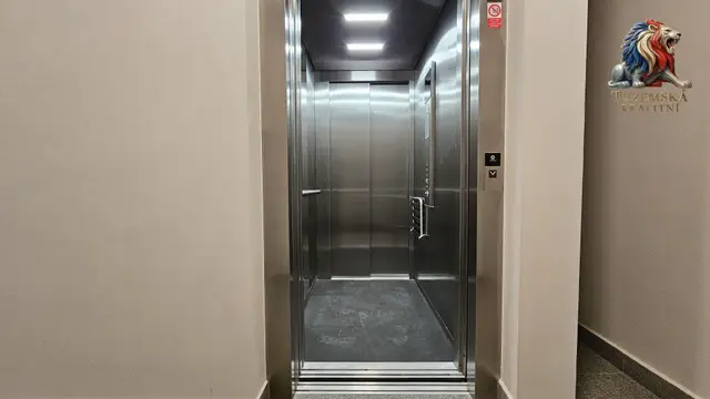 Ideální byt pro seniora, 1+kk, 40 m2, bezbariérový přístup, náměstí Bystřice nad Pernštejnem. — fotografie 5