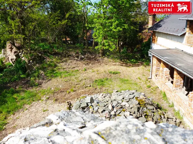 Dům na skále s krásným výhledem na Vratíkovský kras. — fotografie 5