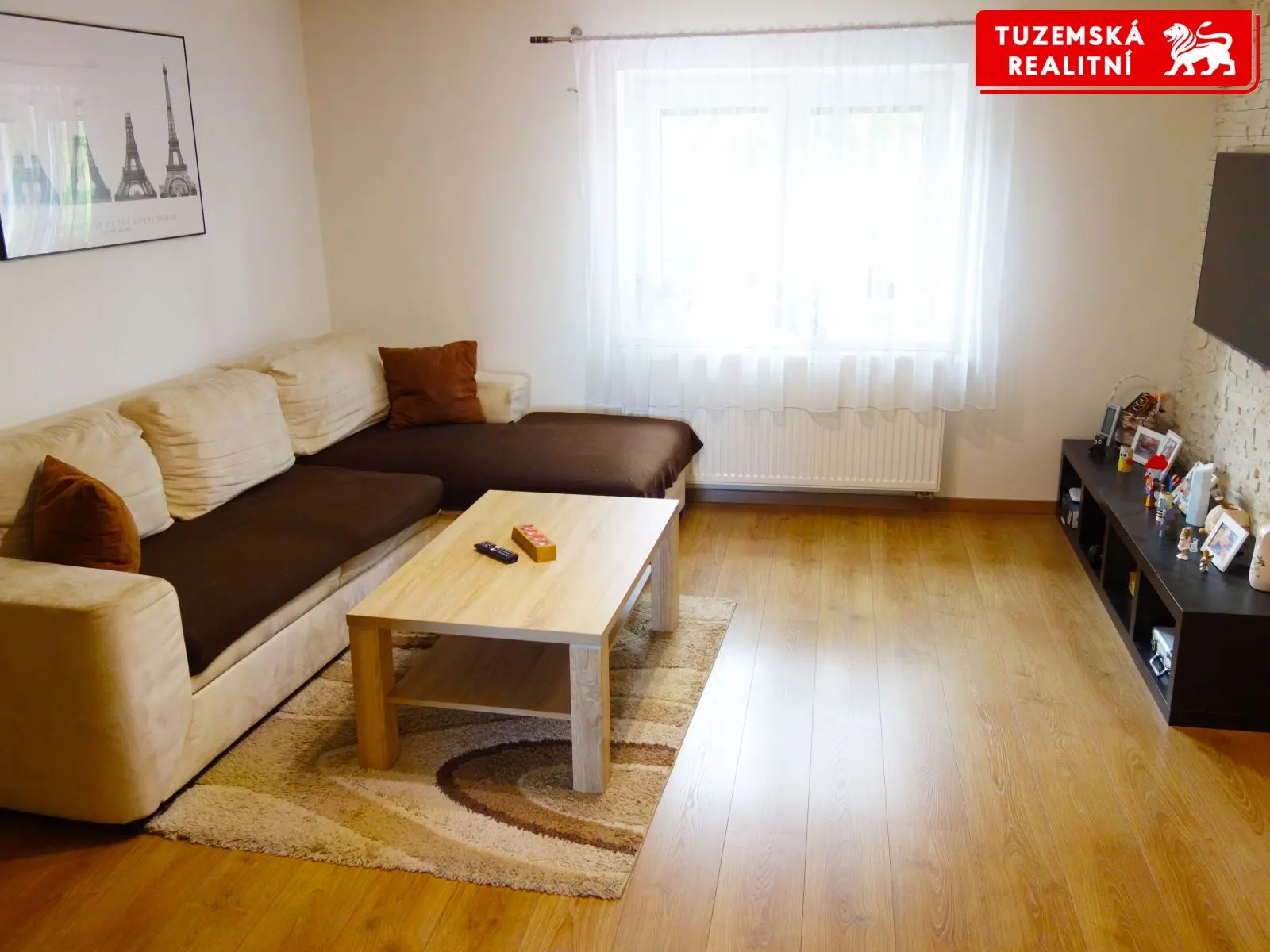 Dům 5+2 se 2 koupelnami, po kompletní rekonstrukci interiéru, s velkým průjezdem, dvorem, zahradou.