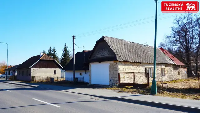Vyberte si, na které straně pozemku si postavíte nový rodinný dům v obci Jedlová — fotografie 3