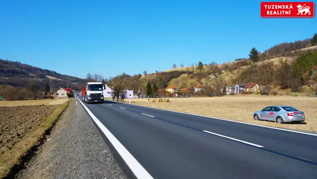 Stavební pozemek 10555m2 na okraji obce Rozhraní. — fotografie 2