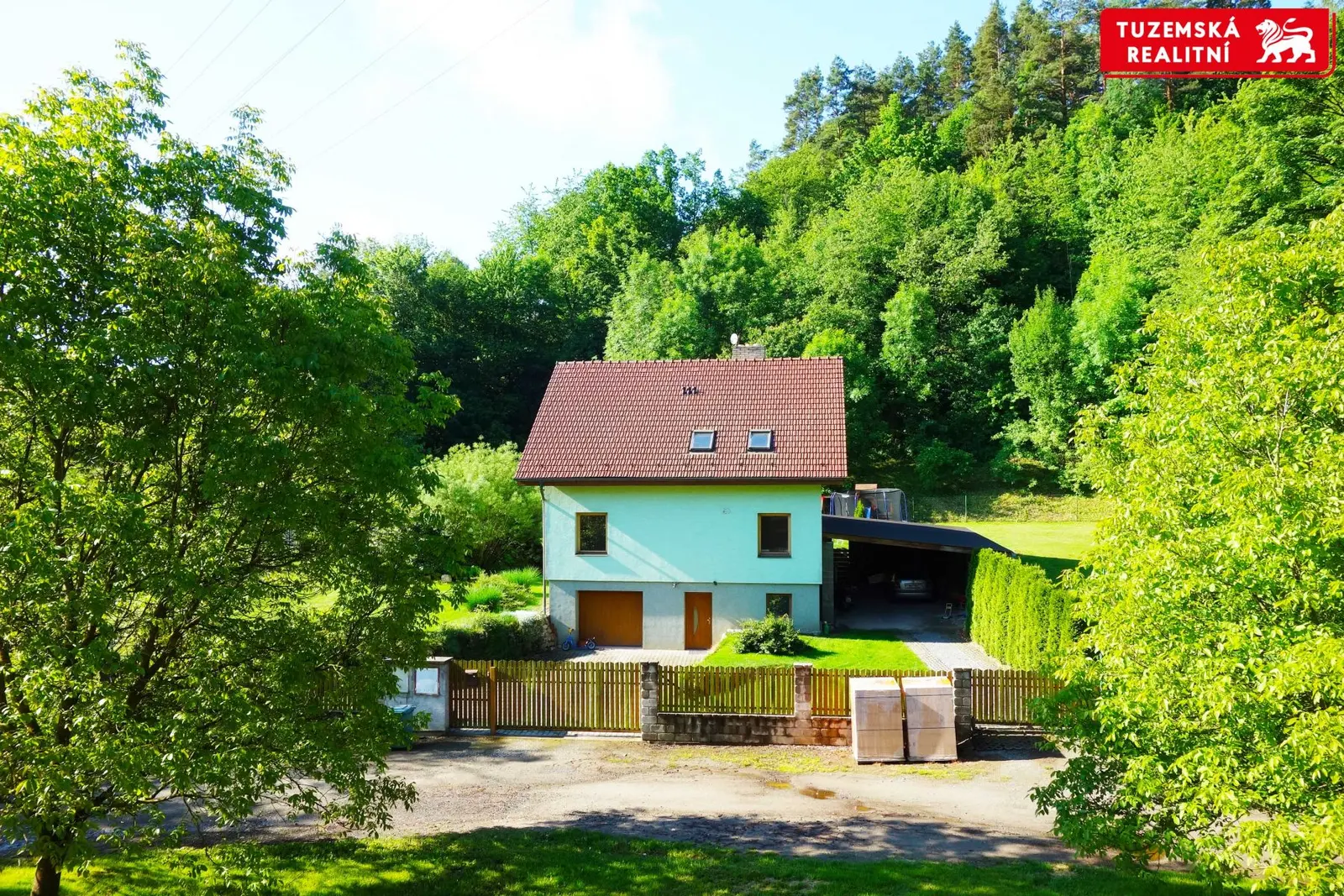 Dům 4+kk v Dolní Lhotě u Blanska s pozemkem 6373m2 s vlastním lesem.