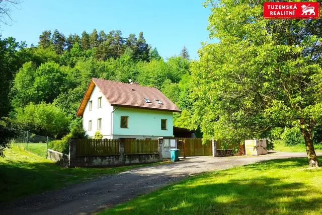 Dům 4+kk v Dolní Lhotě u Blanska s pozemkem 6373m2 s vlastním lesem. — fotografie 2