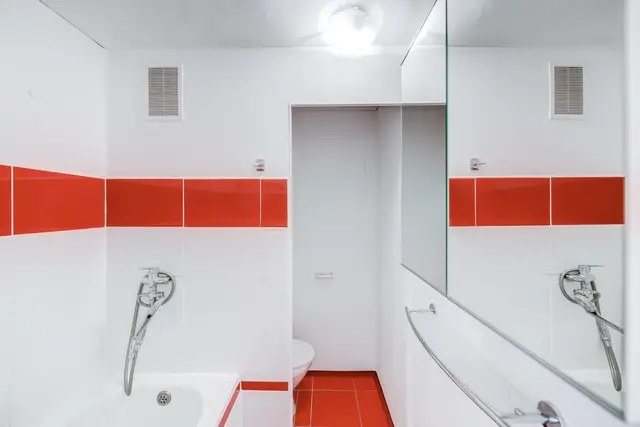 Modernizovaný byt 1+1, 38 m2 s lodžií, ticho, v létě chládek, v zimě šetřím za energie. — fotografie 4
