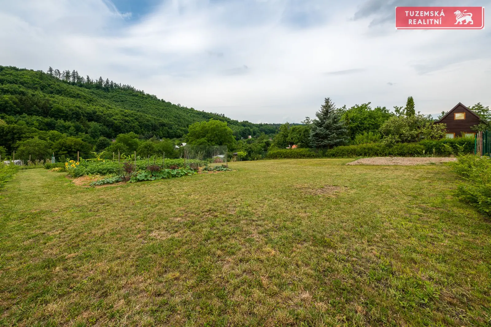Jedinečný stavební pozemek o ploše 1002 m2 v Olomučanech u Blanska.