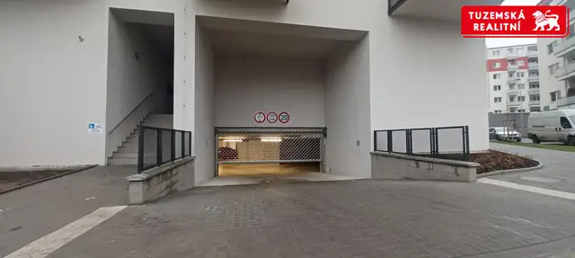 Zbavte se otravných problémů s parkováním. Parkujte kdykoli v klidu a pohodě. Oloumoc. Stání č.01.29 — fotografie 3