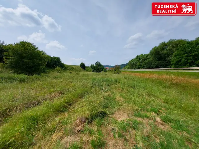 Stavební pozemek na výrobní a skladovací haly, kanceláře atd. v Šebrově mezi Blanskem a Brnem. — fotografie 5