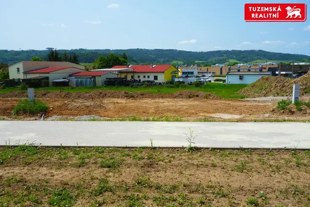 Stavební pozemek č. 5 o  ploše 994 m2 na rodinný dům v Ráječku u Blanska — fotografie 2