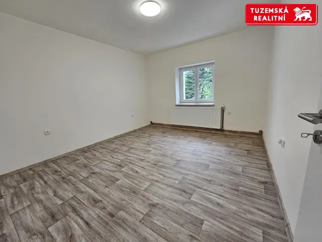 Byt 4+1 se zahradou a velkými hezkými sklepy v Kociánově, v Loučné nad Desnou v Jeseníkách. — fotografie 5
