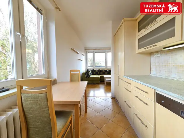 Pronájem pěkného částečně vybaveného bytu 2+kk, 53m2, s balkónem v Brně na Lesné. — fotografie 3