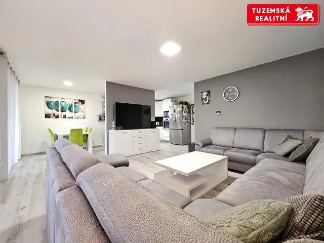 Zděná novostavba přízemního RD 4+kk s pergolou a zahradou v obci Hnojice u Šternberka. — fotografie 2
