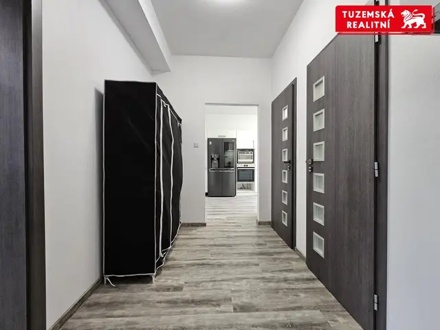 Vymazlený byt  3+1, 81m2, se 3 balkóny, s vlastním topením a výhledem na Flóru v Olomouci. — fotografie 3
