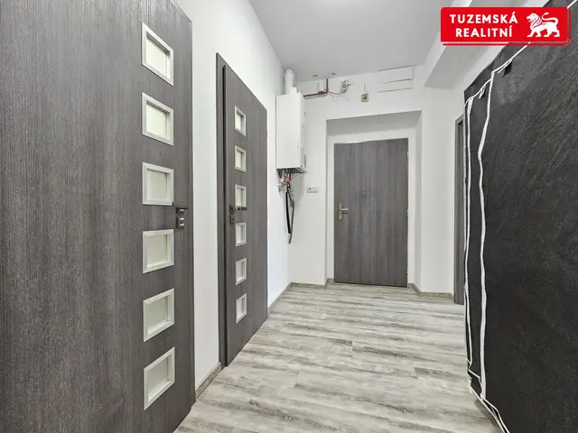 Vymazlený byt  3+1, 81m2, se 3 balkóny, s vlastním topením a výhledem na Flóru v Olomouci. — fotografie 4