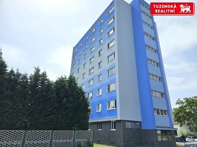 Panelový dům s 52 byty 2+kk, s plochou 28m2 až 32m2 v Hodoníně. — fotografie 2