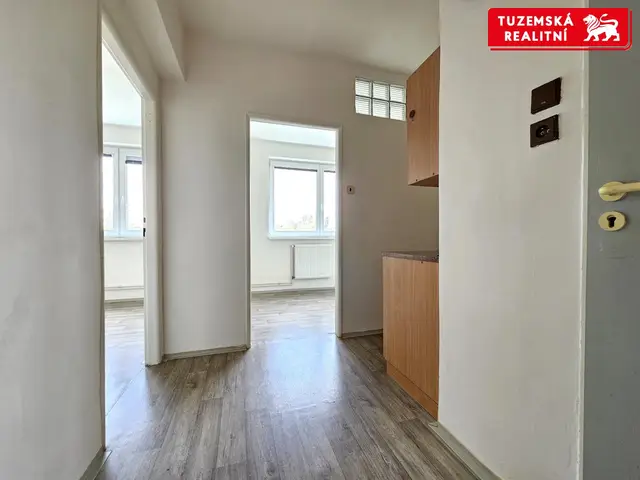Panelový dům s 52 byty 2+kk, s plochou 28m2 až 32m2 v Hodoníně. — fotografie 3