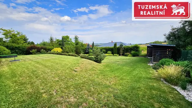 Zánovní bungalov 5+kk s garáží, se zahradou a velkou krytou terasou kousek od Prahy, Radlík Jílové — fotografie 4