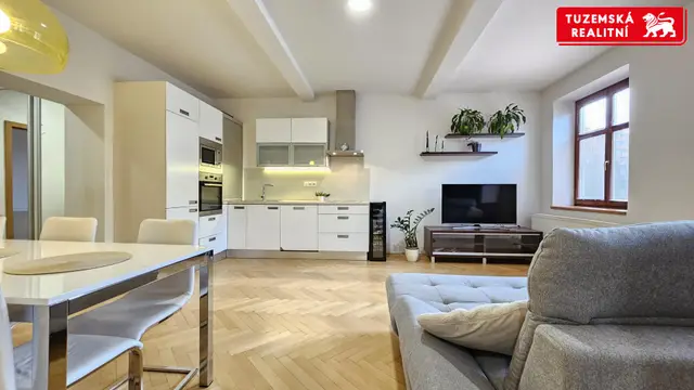 Zrekonstruovaný, vybavený byt 3+kk v centru Boskovic. — fotografie 3