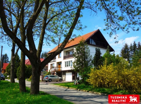 Rodinný dům 4+s velkou zahradou a krásným výhledem na park-Krásensko