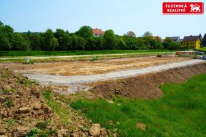 Stavební pozemek v Ráječku u Blanska - místo, kde se snoubí klid přírody a pohodlí městského života.