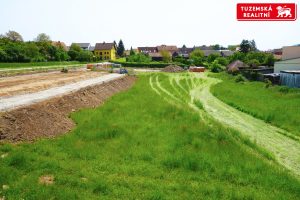 Stavební pozemek v Ráječku u Blanska - místo, kde se snoubí klid přírody a pohodlí městského života.