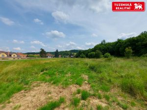 Stavební pozemek na výrobní a skladovací haly, kanceláře atd. v Šebrově mezi Blanskem a Brnem.