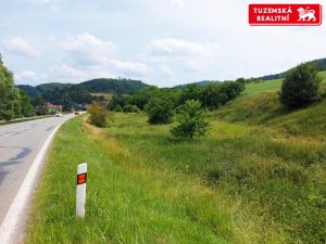 Stavební pozemek na výrobní a skladovací haly, kanceláře atd. v Šebrově mezi Blanskem a Brnem.