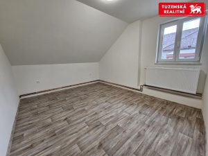 Dům se dvěma zcela samostatnými byty 3+kk a 4+1 v Loučné nad Desnou v Jeseníkách.