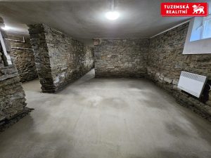 Dům se dvěma zcela samostatnými byty 3+kk a 4+1 v Loučné nad Desnou v Jeseníkách.