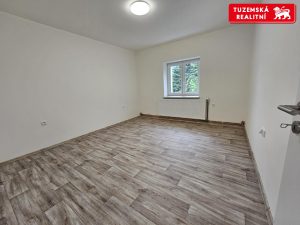 Byt 4+1 se zahradou a velkými hezkými sklepy v Kociánově, v Loučné nad Desnou v Jeseníkách.