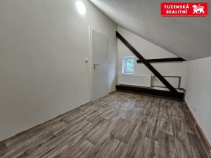 Byt 4+1 se zahradou a velkými hezkými sklepy v Kociánově, v Loučné nad Desnou v Jeseníkách.