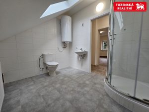 Byt 4+1 se zahradou a velkými hezkými sklepy v Kociánově, v Loučné nad Desnou v Jeseníkách.