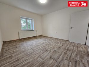 Byt 4+1 se zahradou a velkými hezkými sklepy v Kociánově, v Loučné nad Desnou v Jeseníkách.