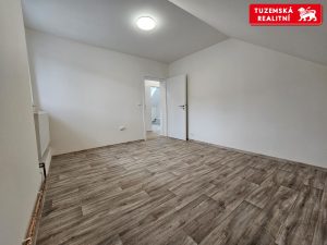 Byt 4+1 se zahradou a velkými hezkými sklepy v Kociánově, v Loučné nad Desnou v Jeseníkách.