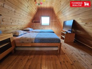 Pohádkový únik v srdci Češkovic nad Blanskem: Vaše chata snů přesně pro Vás..