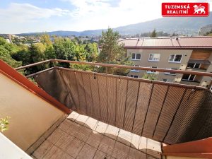 Velký, pěkný, mezonetový byt 4+kk o 101m2, s balkónem a hezkým výhledem v Blansku.