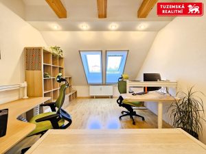 Velký, pěkný, mezonetový byt 4+kk o 101m2, s balkónem a hezkým výhledem v Blansku.