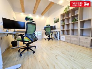 Velký, pěkný, mezonetový byt 4+kk o 101m2, s balkónem a hezkým výhledem v Blansku.