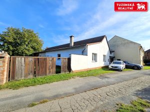 Bezbariérový rodinný dům 4+kk s velkou zahradou v Benátkách u Olomouce.