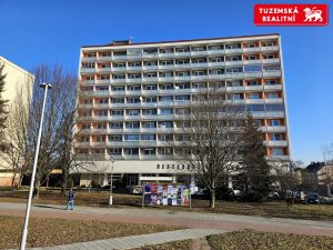Družstevní byt 1+1, se 2 lodžiemi s hezkým výhledem na Olomouc, na ulici Politických vězňů.
