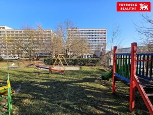 Družstevní byt 1+1, se 2 lodžiemi s hezkým výhledem na Olomouc, na ulici Politických vězňů.