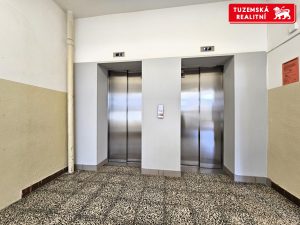 Družstevní byt 1+1, se 2 lodžiemi s hezkým výhledem na Olomouc, na ulici Politických vězňů.