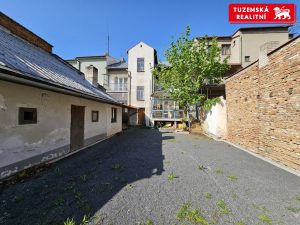 Zrekonstruovaný byt 3+1 se zahradou, tepelným čerpadlem, klimatizací a parkováním v Olomouci .