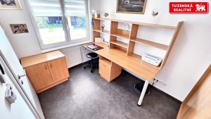 Zánovní bungalov 5+kk s garáží, se zahradou a velkou krytou terasou kousek od Prahy, Radlík Jílové