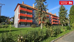 Pěkný zrekonstruovaný byt 2+1 o 59m2, v hezkém revitalizovaném bytovém domě ve Velkých Opatovicích.
