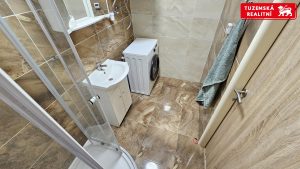 Pěkný zrekonstruovaný byt 2+1 o 59m2, v hezkém revitalizovaném bytovém domě ve Velkých Opatovicích.