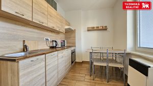 Pěkný zrekonstruovaný byt 2+1 o 59m2, v hezkém revitalizovaném bytovém domě ve Velkých Opatovicích.